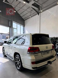 تويوتا لاندكروزر